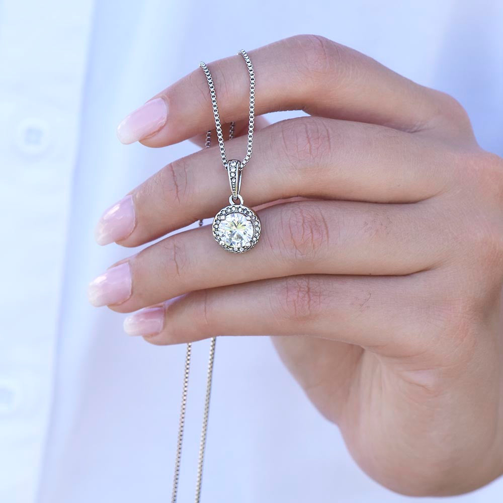 Eternal Hope Necklace for Grandma – A Dazzling Surprise from a Grandson
