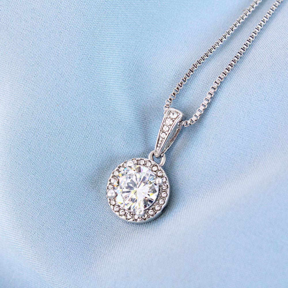 Eternal Hope Necklace for Grandma – A Dazzling Surprise from a Grandson